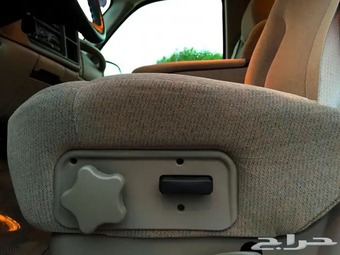 ( من سيارات الديوان الملكي ) جمس مخزن 12