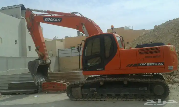 حفار للإيجار بمحافظة المخواة و ضواحيها 3
