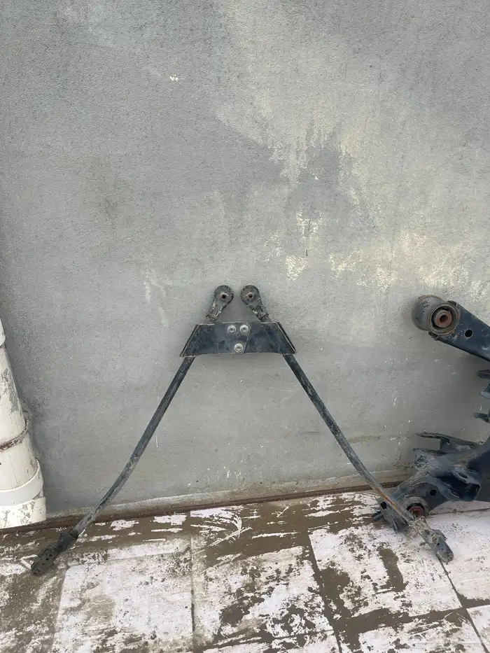 للبيع قطع نيسان زد z370 7