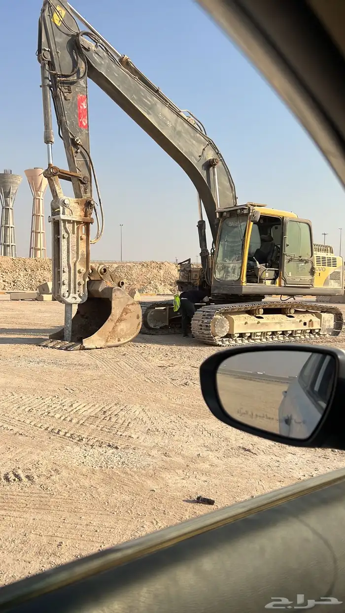 بوكلينات لحفر وترحيل بافضل الاسعار 1