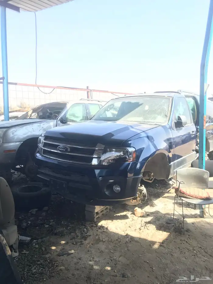 قطع غيار الفورد و الجمس المستعملة تشليح القحطاني 10