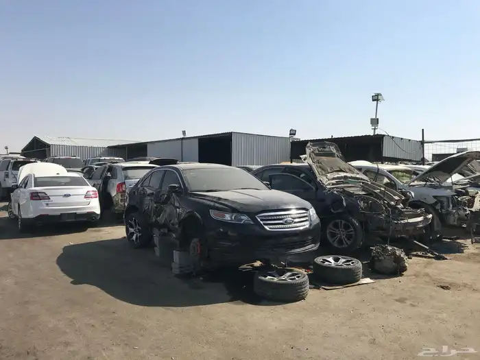 قطع غيار الفورد و الجمس المستعملة تشليح القحطاني 5