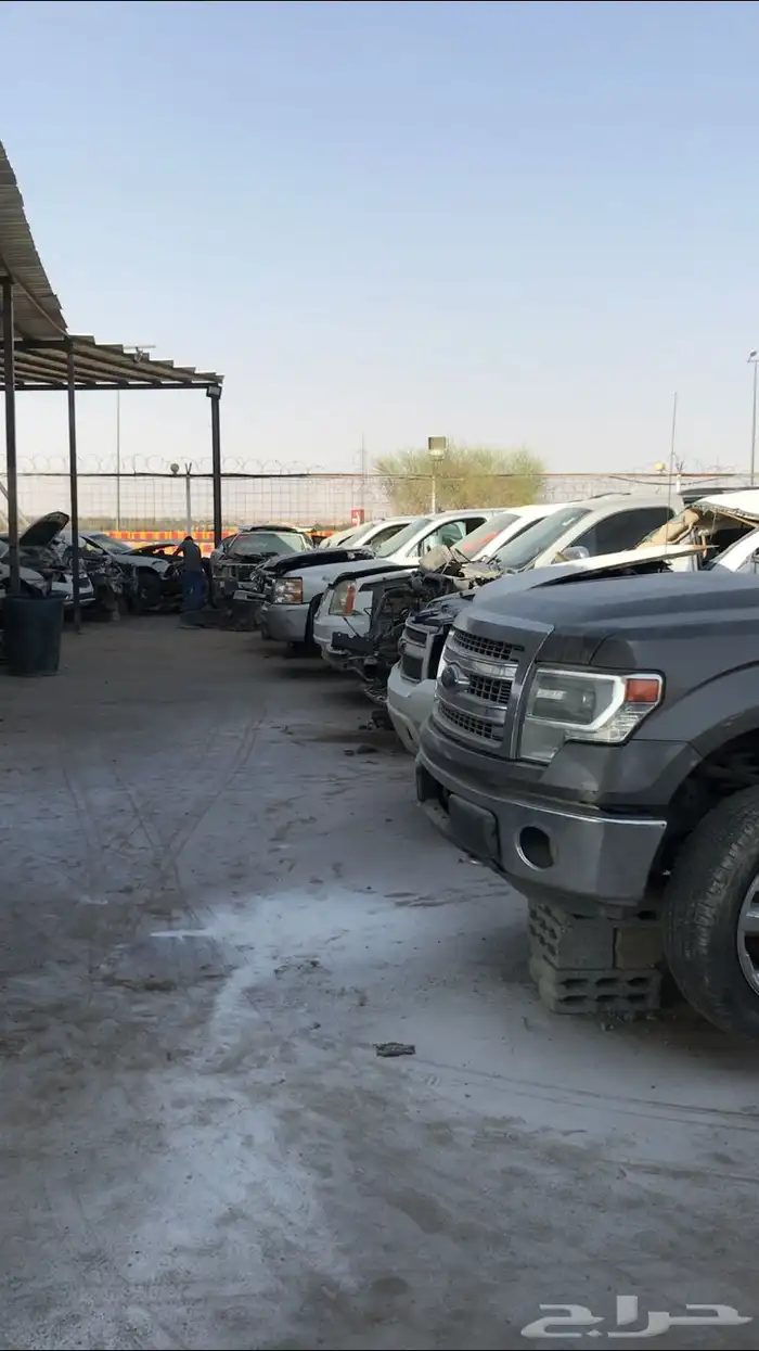قطع غيار الفورد و الجمس المستعملة تشليح القحطاني 4