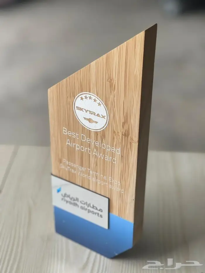 تصميم وصناعة الدروع التذكارية والدروع التكريمية 5