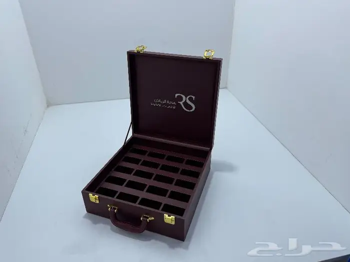 صناديق جلدية وكرتونية بهوية العميل 8