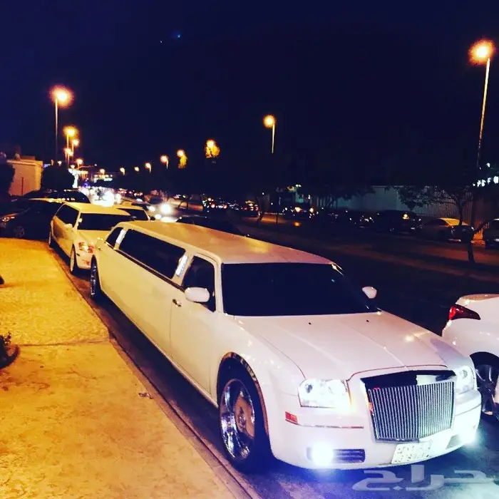 ليموزينات افراح تخرج اعياد استقبال توصيل vip 33