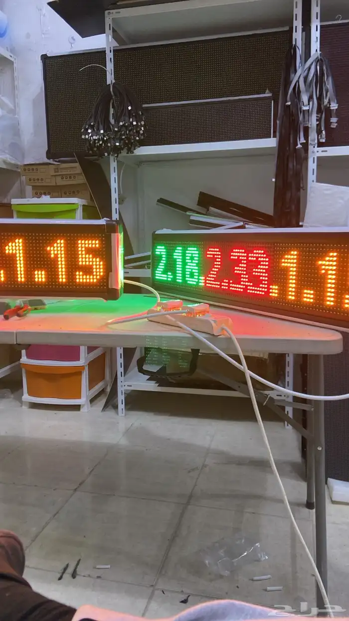 شاشات دعايه وإعلان 8