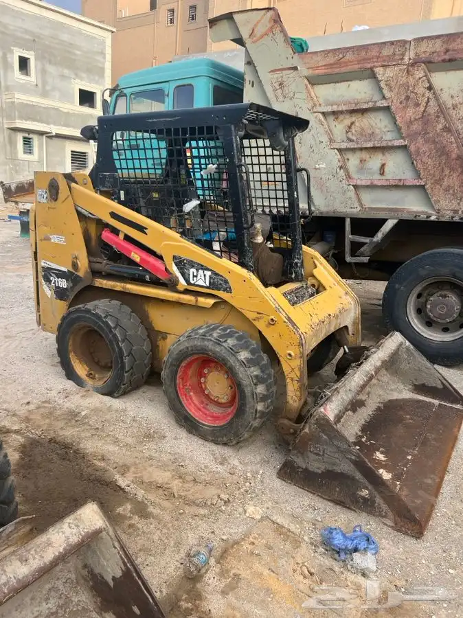 معدات ثقيله لأجار اليومي والشهري وفيها شي للبيع 2