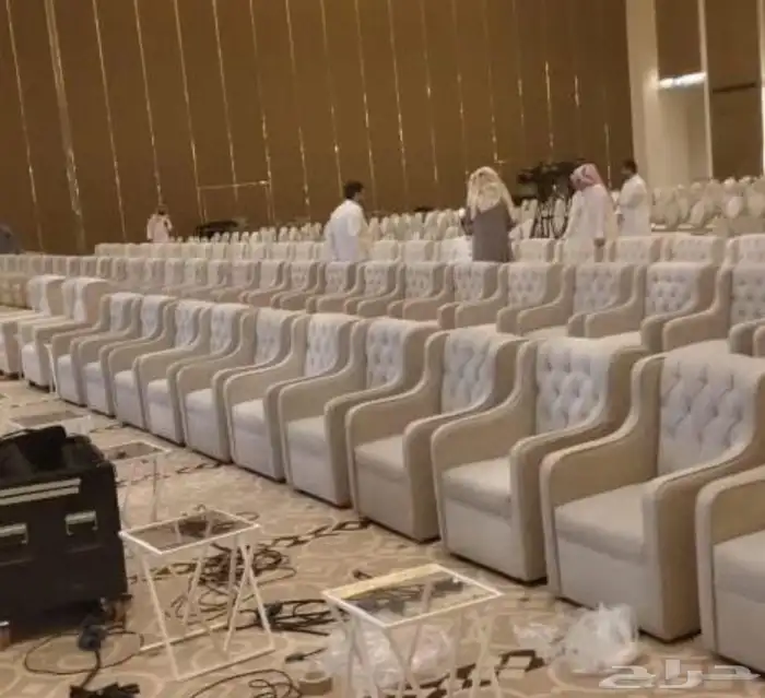 ايجار كنب وكراسي وطاولات الخدمة للمناسبات والمعارض 0
