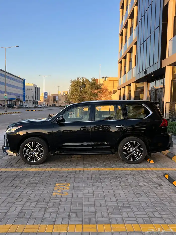 لكزس LX570 شبة الجديد (( مباع )) 4