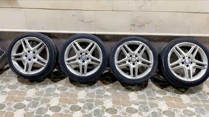 للبيع جنوط مرسيدس حجم 18 0