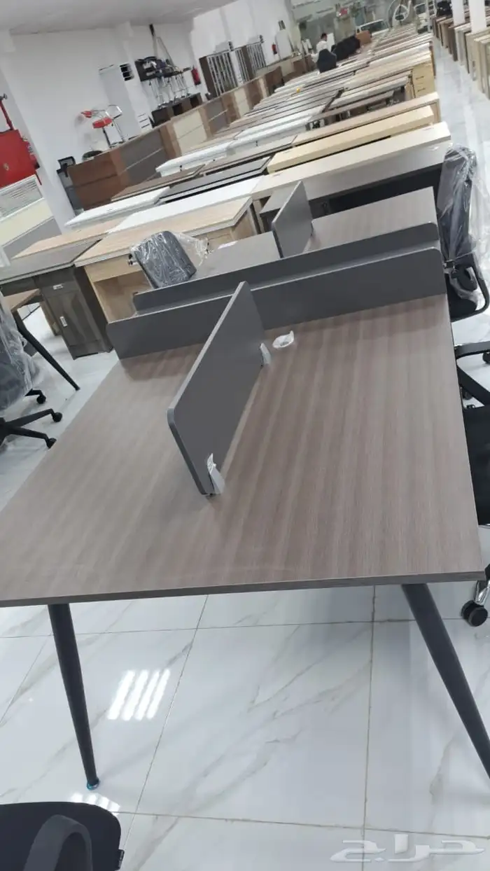 طاولات اجتماعات كراسي مكاتب دواليب مكاتب 11