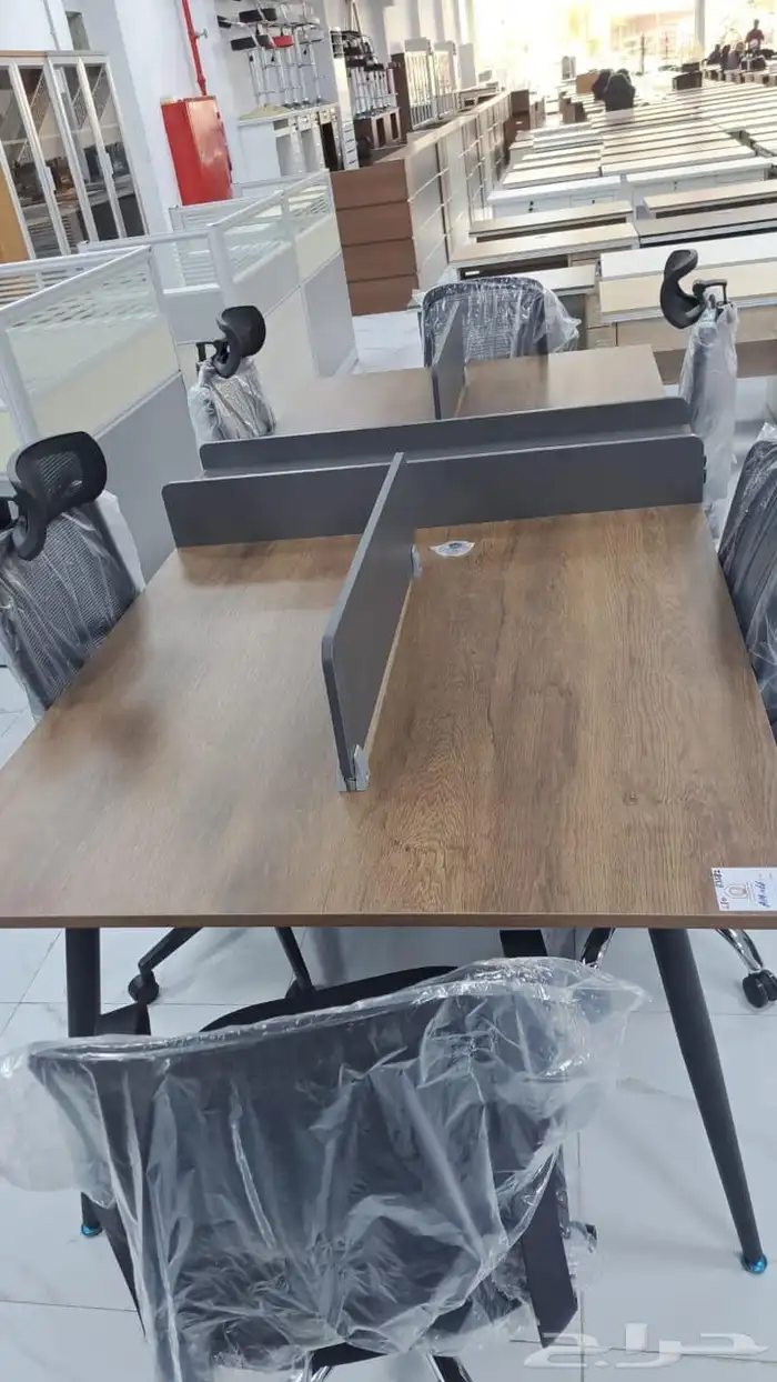 طاولات اجتماعات كراسي مكاتب دواليب مكاتب 10