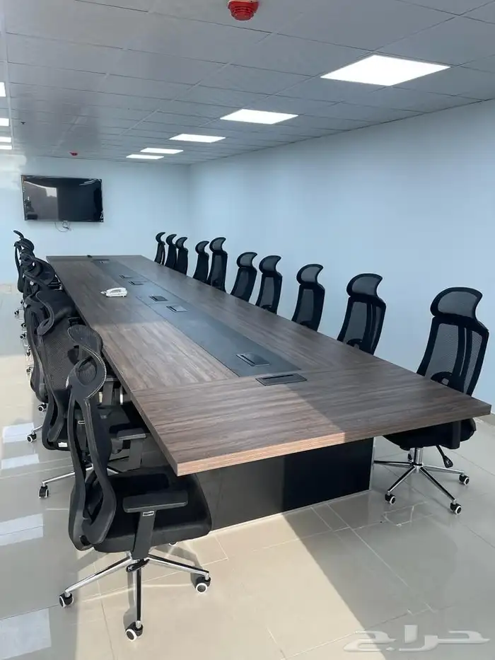 طاولات اجتماعات كراسي مكاتب دواليب مكاتب 14