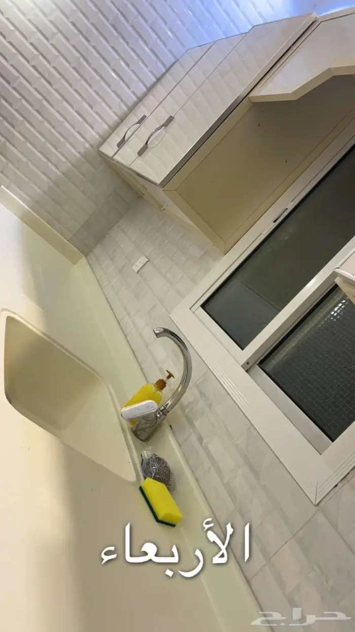 استراحه قسمين ومقلط ومسبح كبير بسخان 16