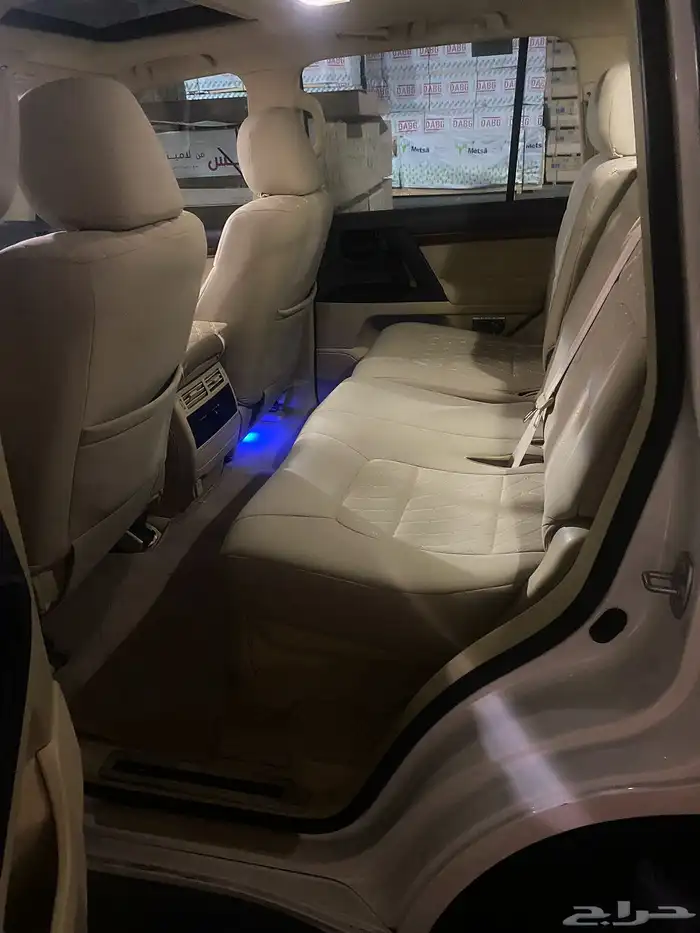 (تم البيع) لاندكروزر GXR V8 2016 بريمي مخزن 4