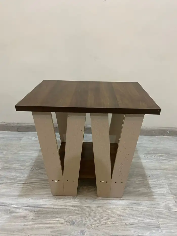 طاولة خشبية مقاس (60 20) جديده للبيع 0