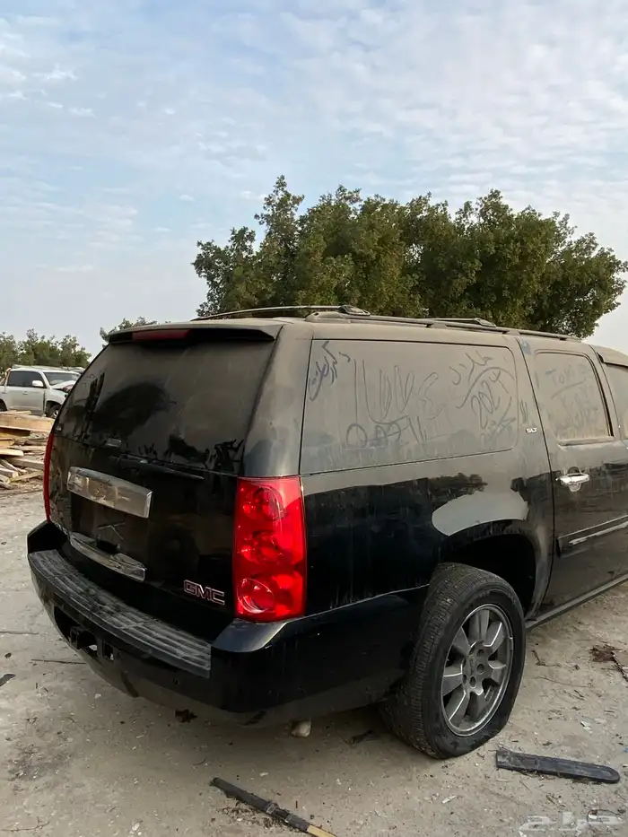للبيع يوكن 2009 ( قطع غيار ) 1