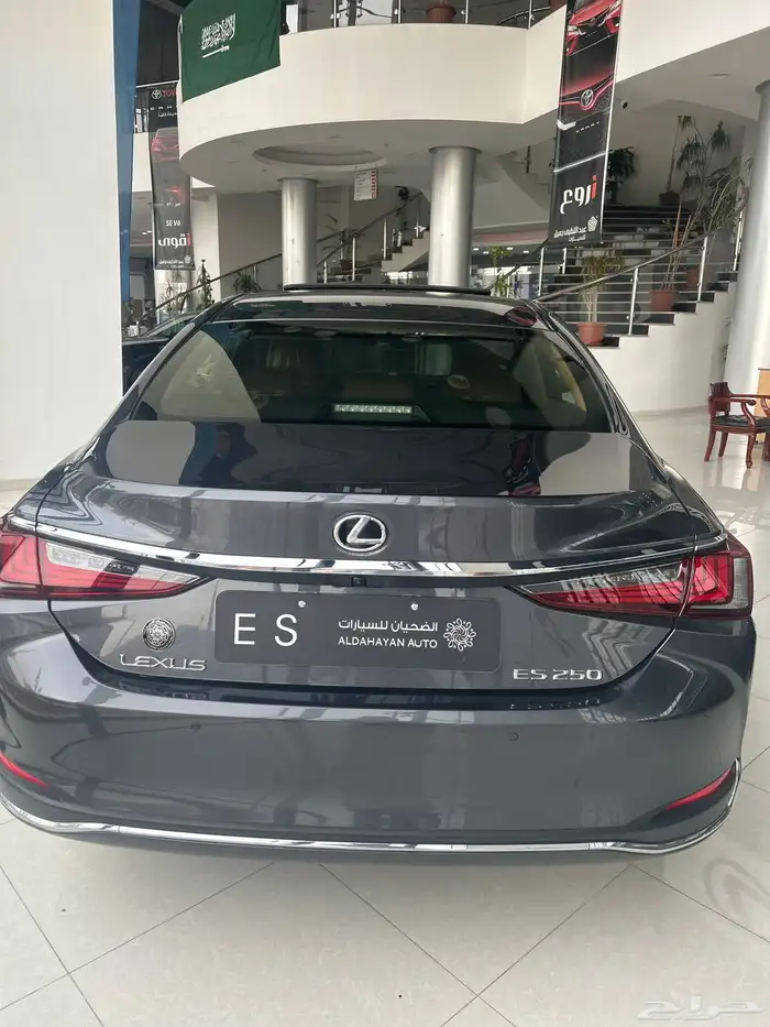 لكزس ES250 فئة AA بنزين 2025 2