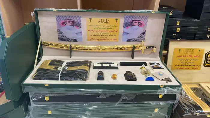 دروع تخرج ملازم اطقم هدايا زواج بشت وسيف تخرج درع تقاعد 15