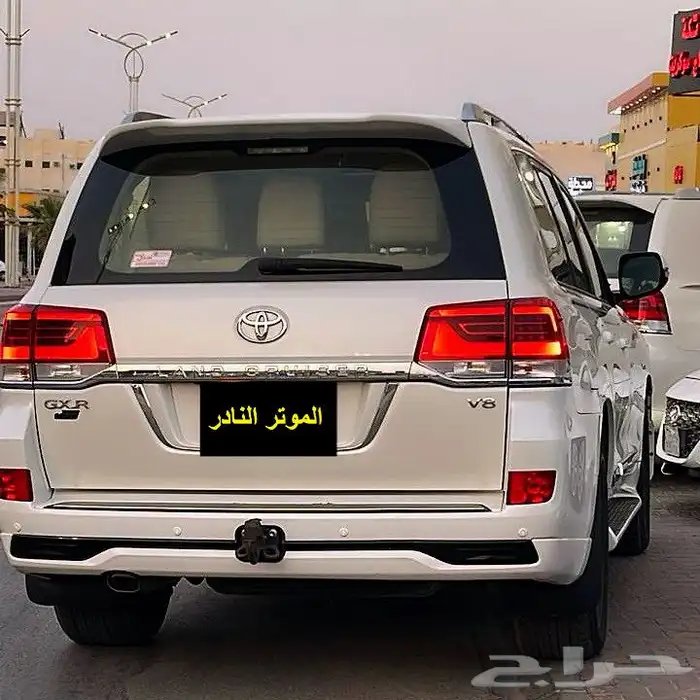 (تم البيع) لاندكروزر GXR V8 2016 بريمي مخزن 0