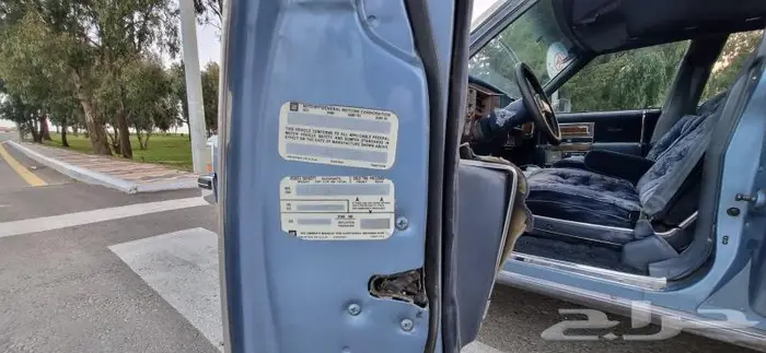 لعشاق السيارات الكلاسيكية Cadillac Fleetwood elegance 1982 9