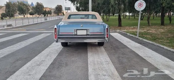 لعشاق السيارات الكلاسيكية Cadillac Fleetwood elegance 1982 6