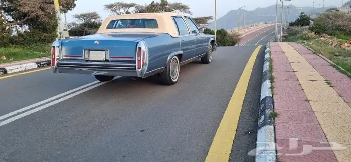 لعشاق السيارات الكلاسيكية Cadillac Fleetwood elegance 1982 5
