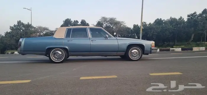 لعشاق السيارات الكلاسيكية Cadillac Fleetwood elegance 1982 7
