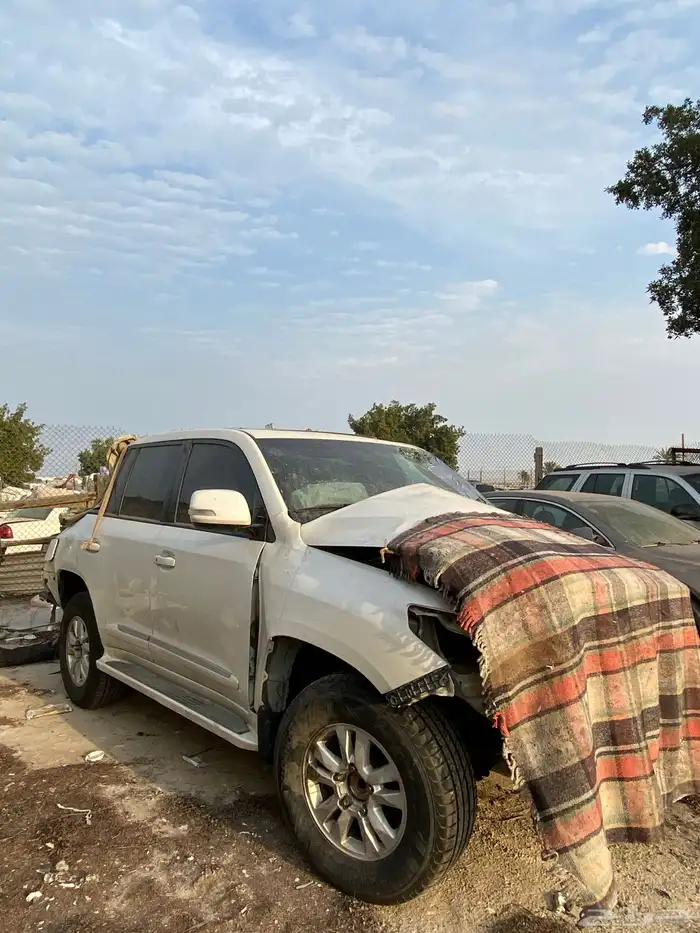 لاندكروزر GXR 2012 ( قطع غيار ) v8 2