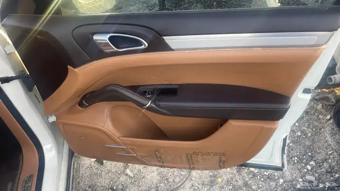 بورش كايين 2012 قطع غيار فقط 18