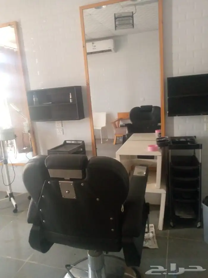 حلاق جاهز للايجار بمعداته حتى اللوحه تقدر تطلع سجل 3
