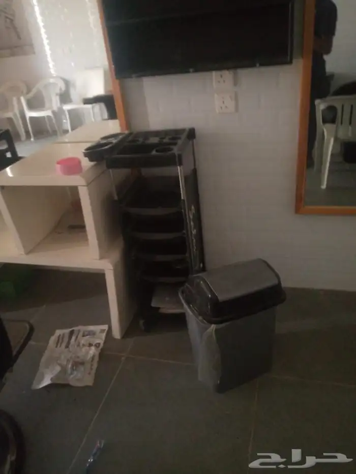 حلاق جاهز للايجار بمعداته حتى اللوحه تقدر تطلع سجل 19