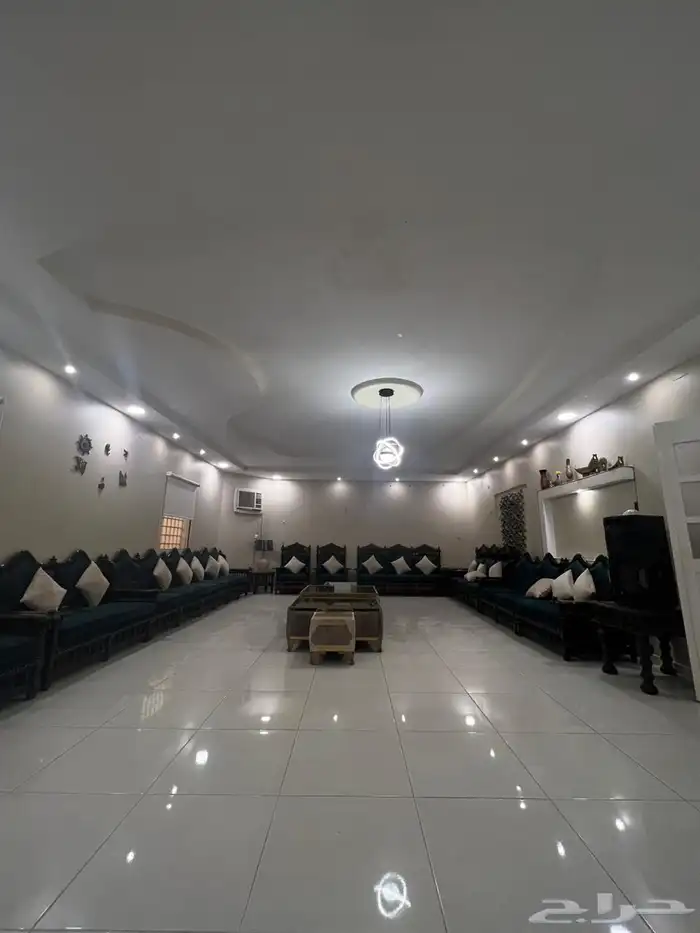 استراحه مكونه من صاله ومجلس ومقلط 2دوره مياه مطبخ مسبح 1