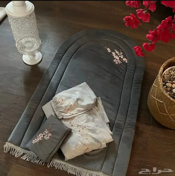 اطقم صلاه   اجله   واطقم بناتي . 1