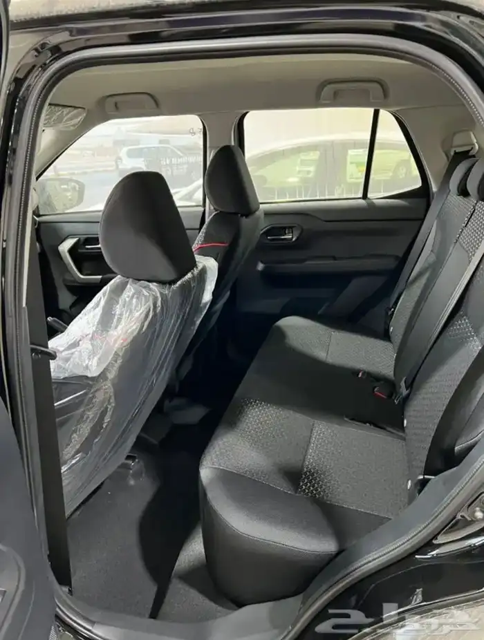 تويوتا جيب رايز 2023 فل كامل بقسط 1233 فقط 9