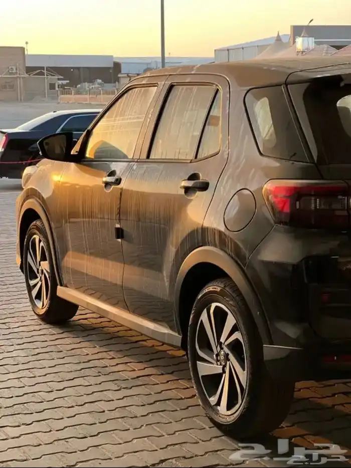 تويوتا جيب رايز 2023 فل كامل بقسط 1233 فقط 3