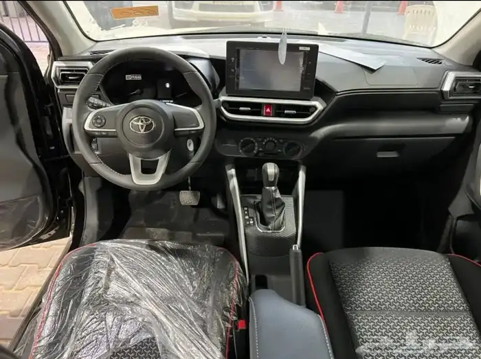 تويوتا جيب رايز 2023 فل كامل بقسط 1233 فقط 8