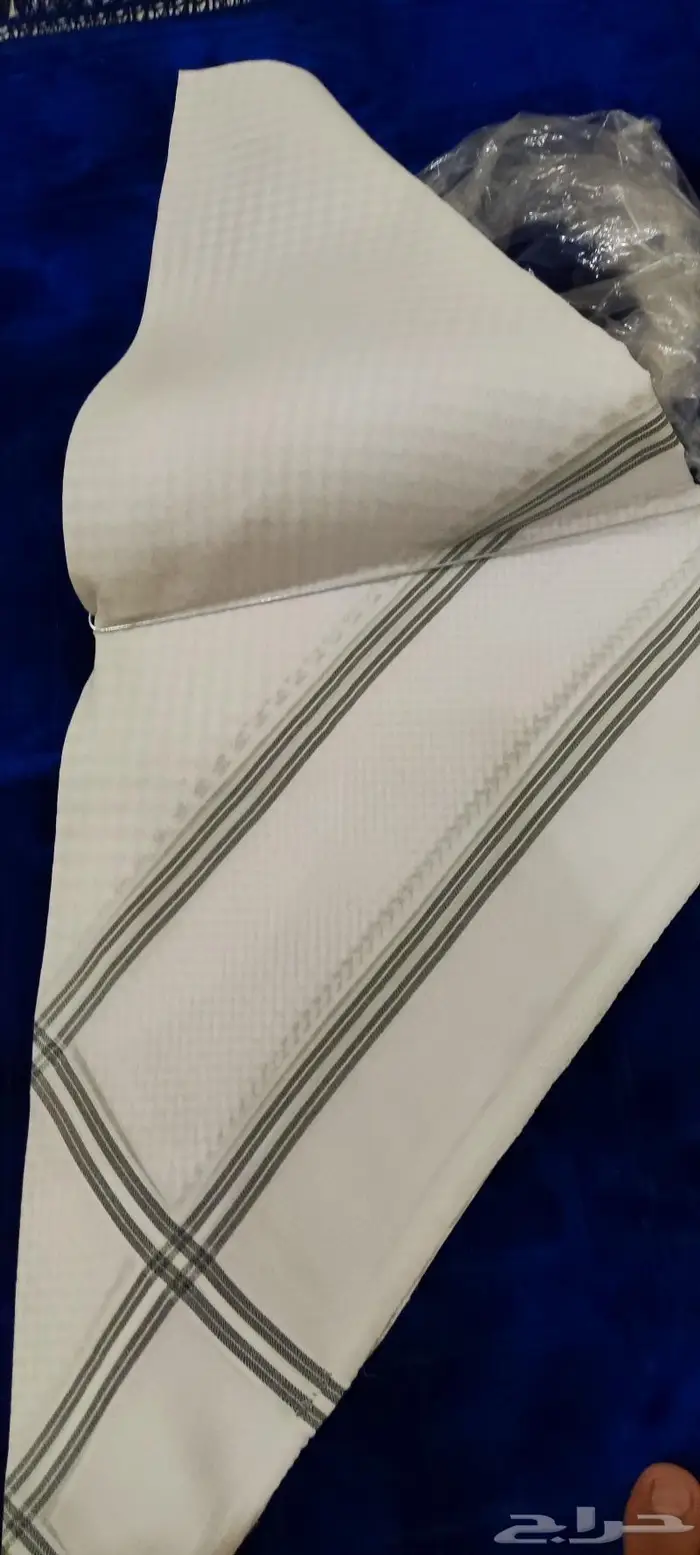 شماغين بيض وغتره ثلاثه 100فقط 8