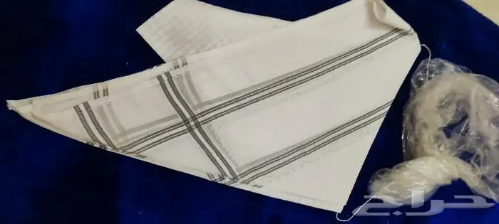 شماغين بيض وغتره ثلاثه 100فقط 1