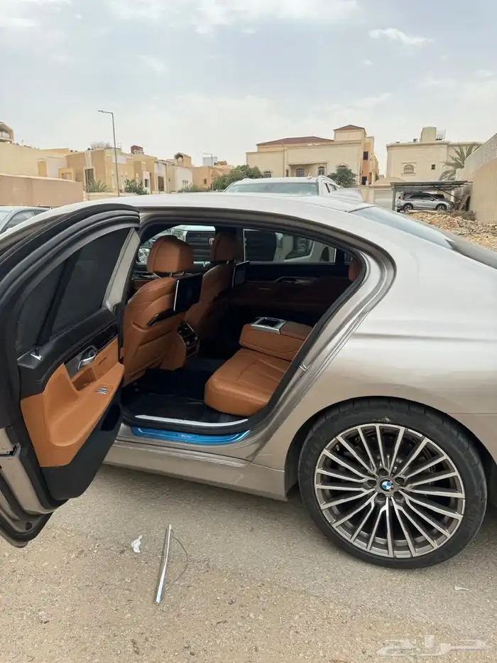 بي ام دبليو 730 مواصفات عاليه 2020 6