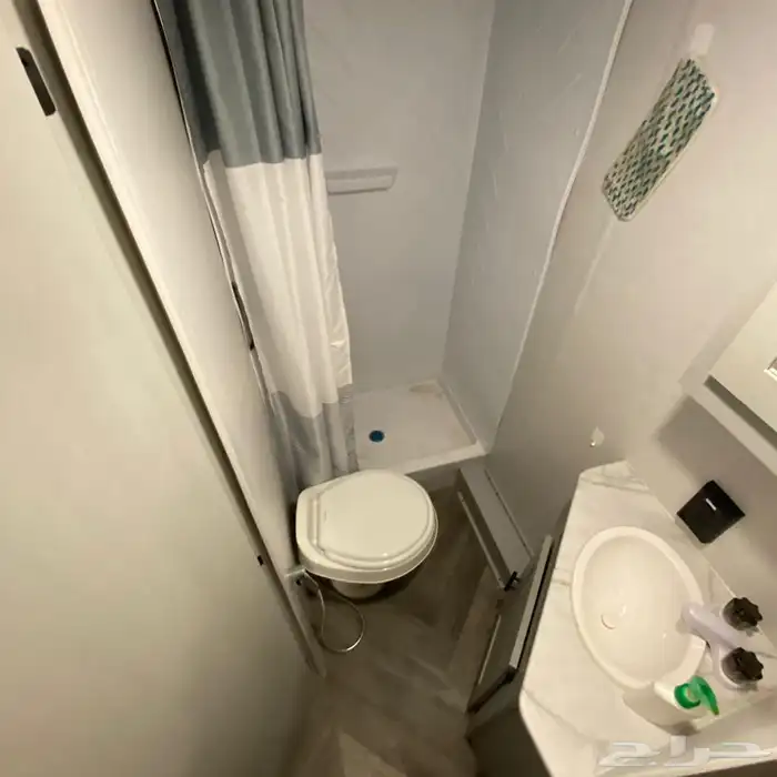 للإيجار تاجيركرفانات امريكية ودورات مياه متنقله 1