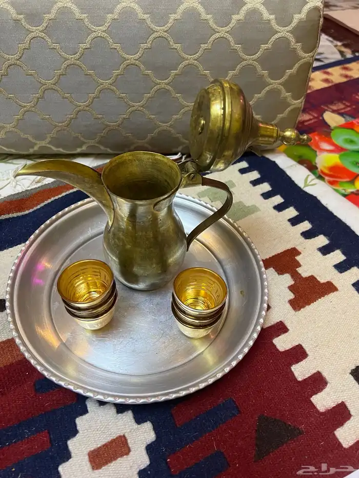 للبيع دله قديمه تراثيه مختومه رسلان وطقم صغير براد فخار 2