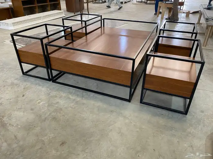 متخصصون في صناعة طاولات المجالس. والطعام وغرف النوم و ابواب 17