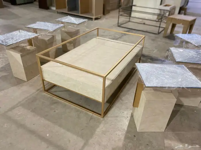 متخصصون في صناعة طاولات المجالس. والطعام وغرف النوم و ابواب 7