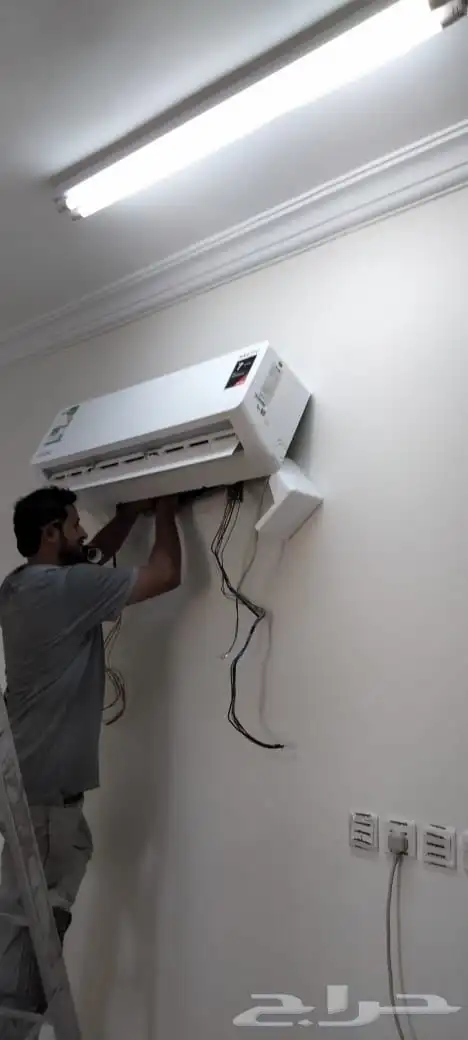 مكيفات آرو سبليت جداري 23