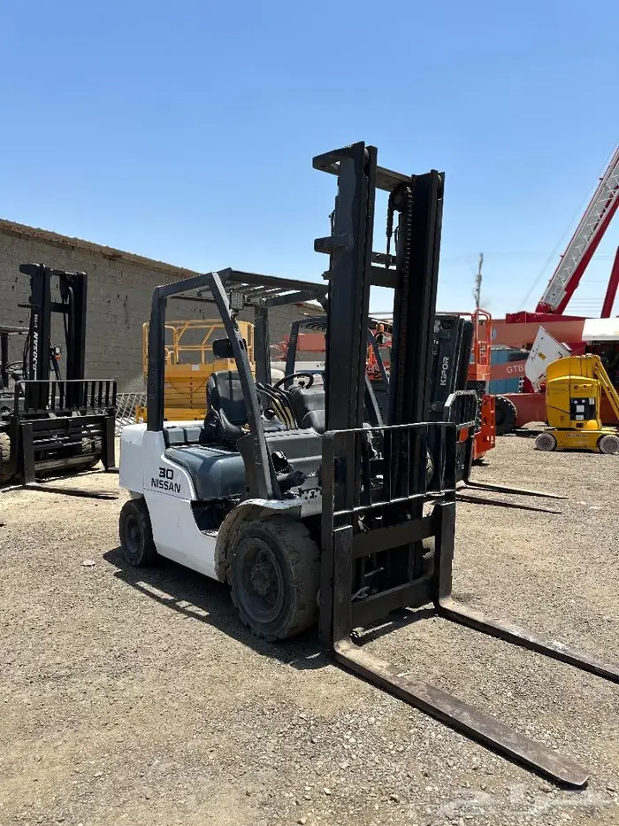 للبيع رافعه شوكيه nissan forklift for sale 2