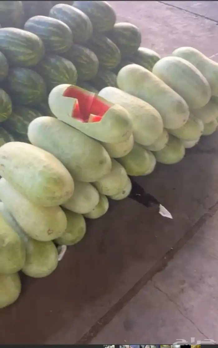 خضروات وفيه شويه يوجد وفواكة ب سعر الجمله لي لطلب اتصل نصل 6