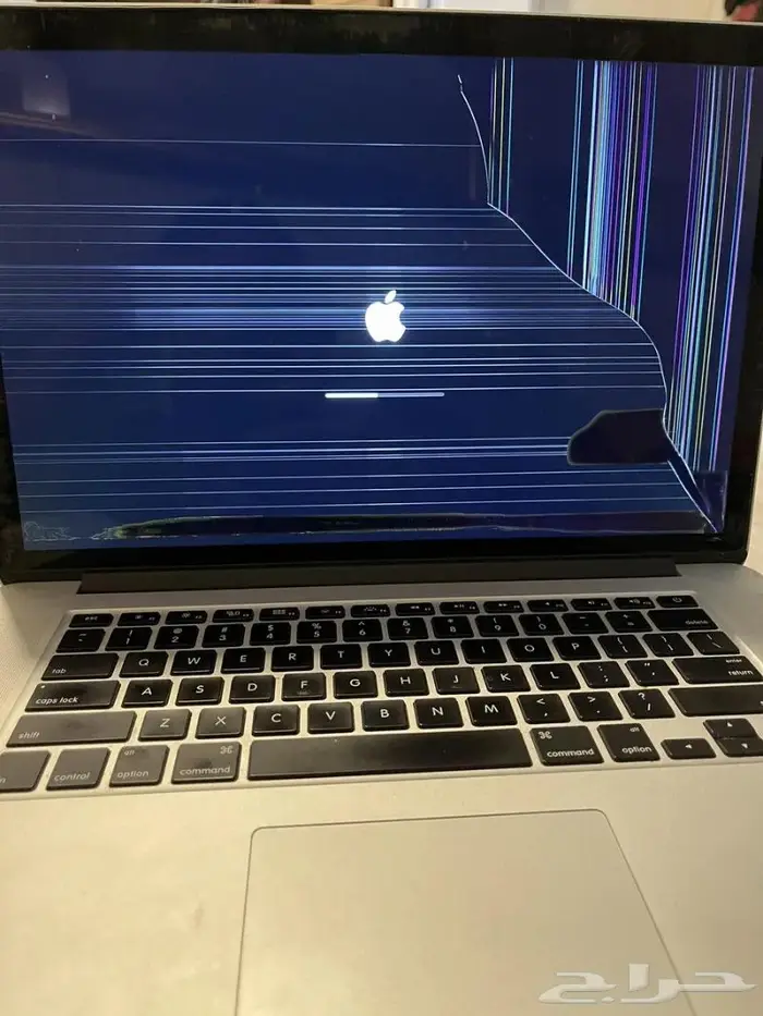 اصلاح شاشه اجهزة ماك بوك اير و ماك بوك برو MACBOOK 2