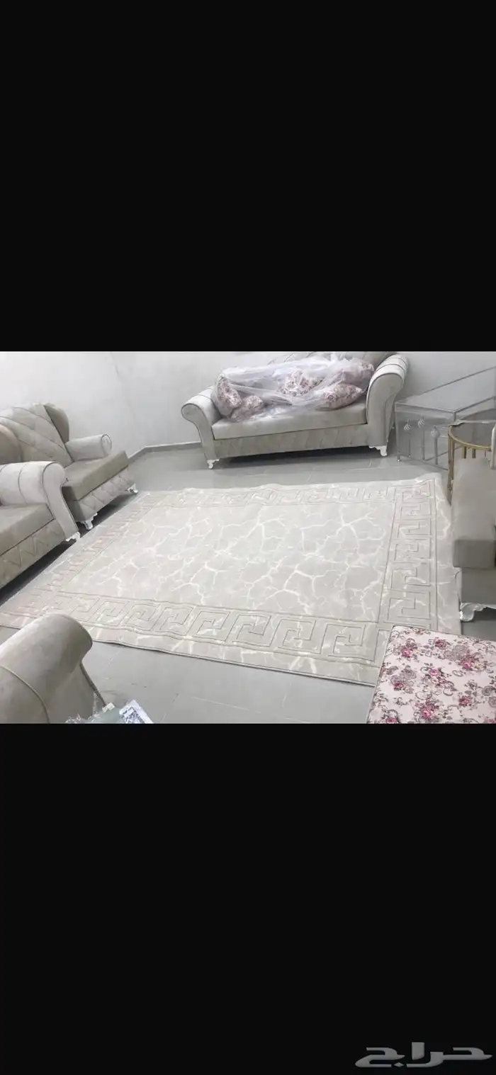 مفرشه مستعمله للبيع لون بيج ب100 0